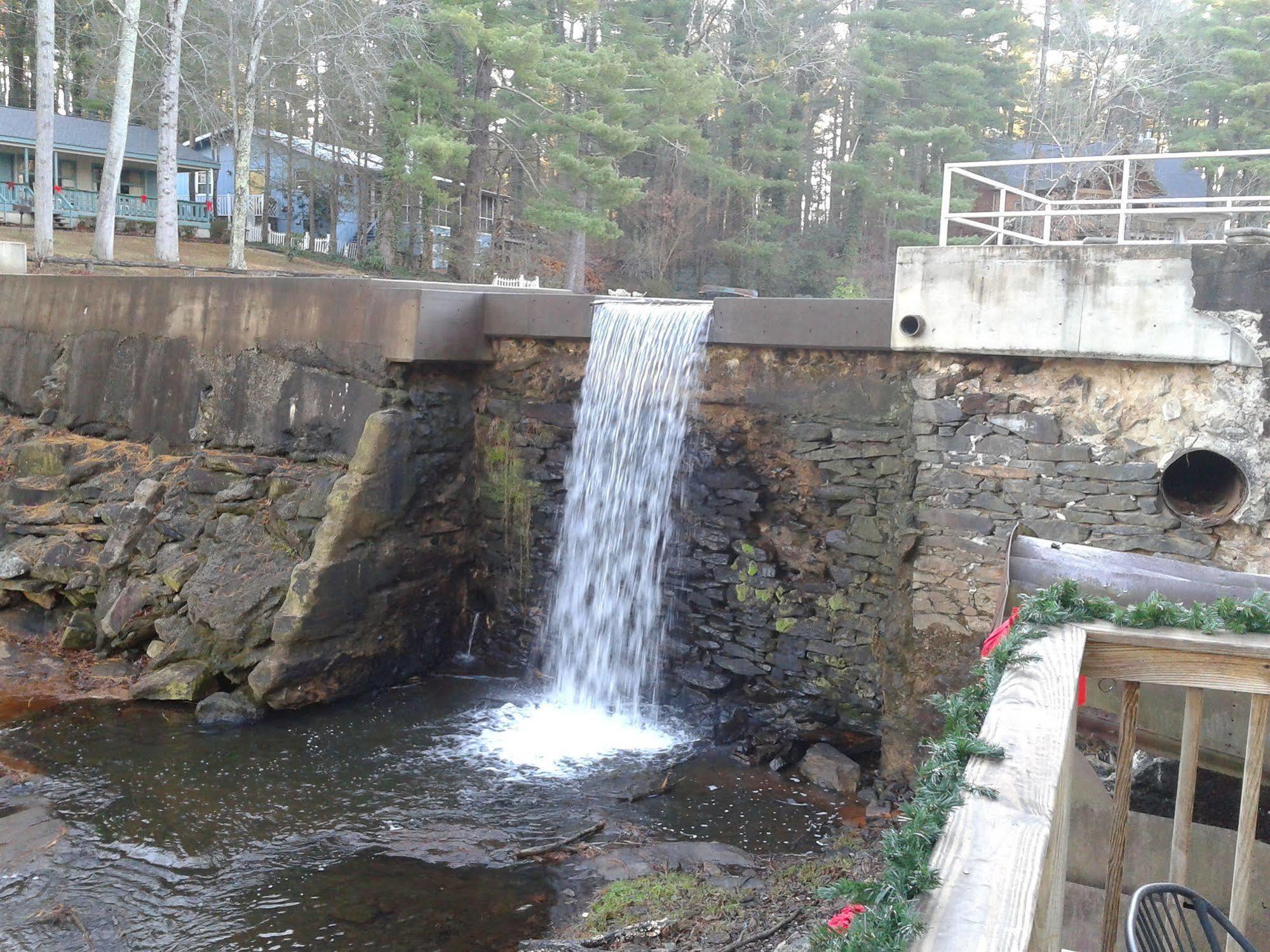 Mill House Lodge Флэт-Рок Экстерьер фото