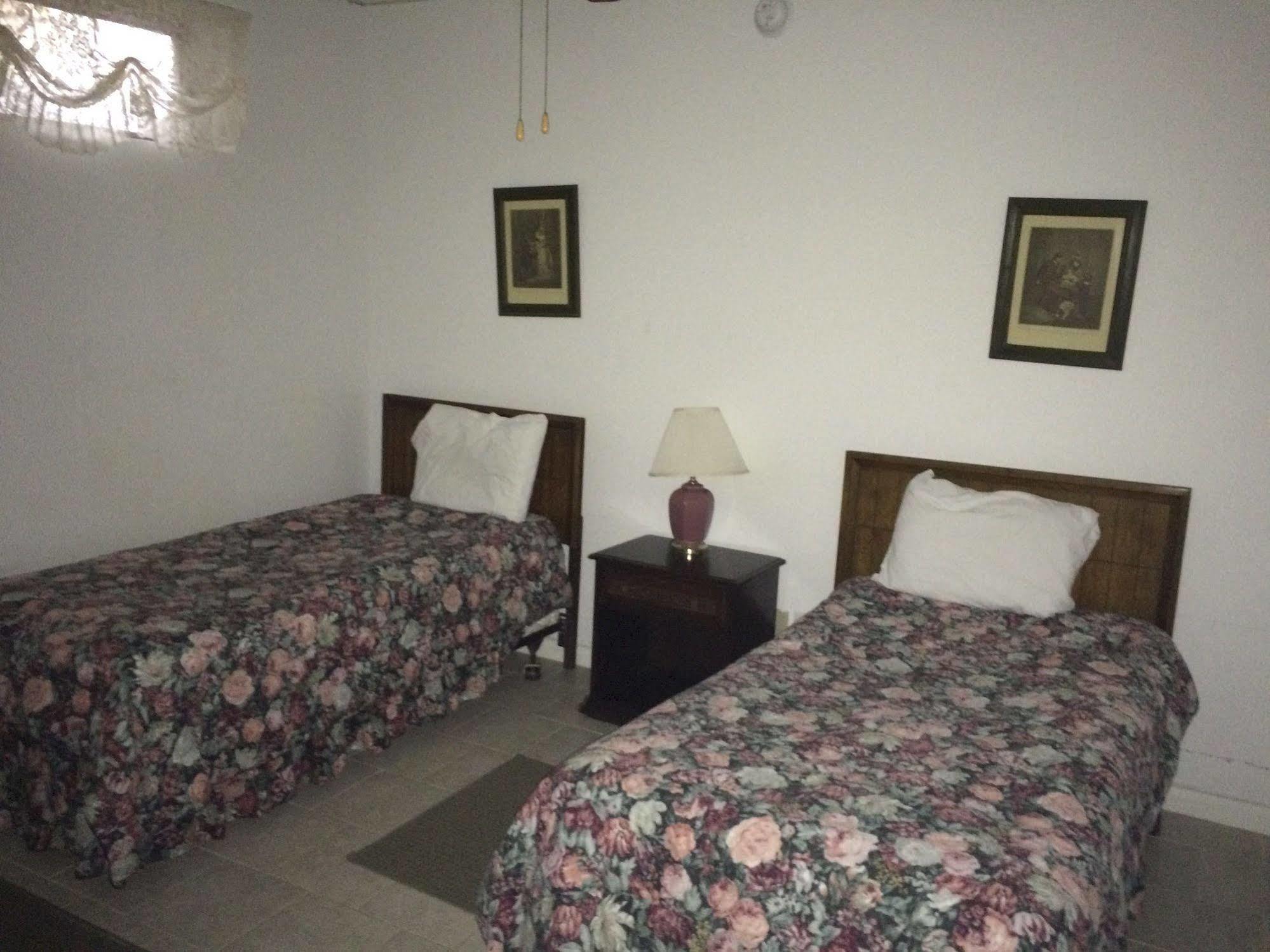 Mill House Lodge Флэт-Рок Экстерьер фото